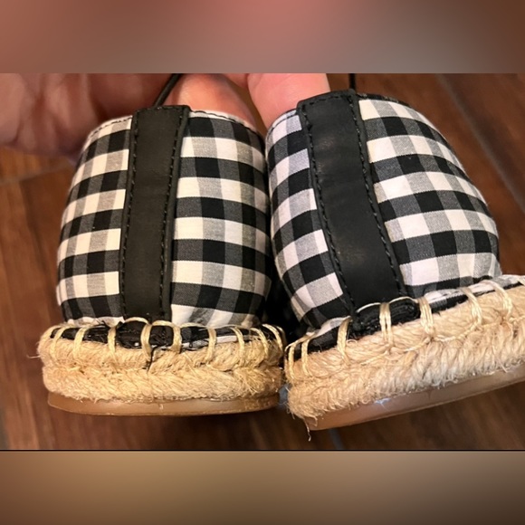 NWOT St John’s Bay Gingham Espadrilles. Size 7.5. - Picture 7 of 13